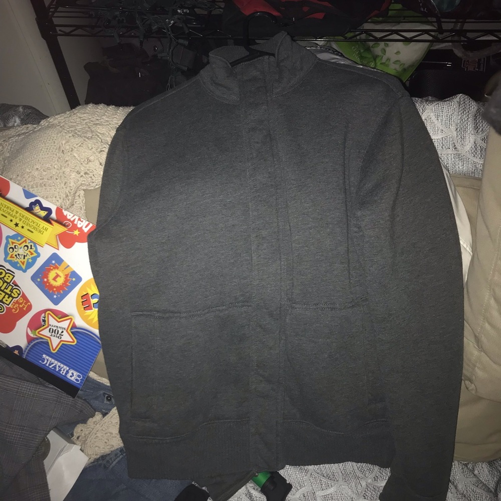Brand: gap size: small color: gray